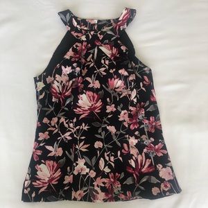 Cute top by White House/Black Market .Size 2 Great Condition